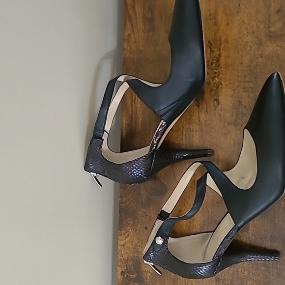 Marc Fisher Black Strappy Heels with Snakeskin Detail size 10 - Picture 4 of 9